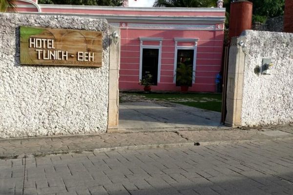 Hotel Tunich Beh (Valladolid)